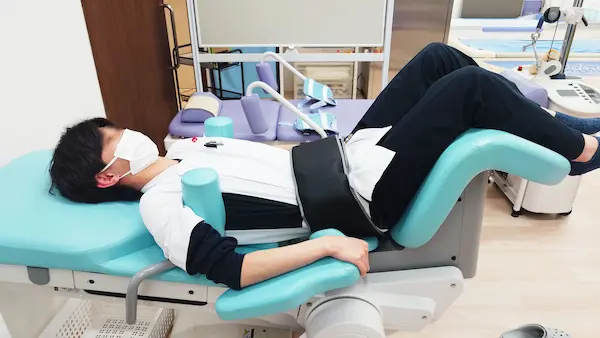 札幌の南平岸にある山口整形外科クリニック。豊富な手術実績と豊富な臨床経験あり。リウマチ・スポーツ医学の専門医。最新機器導入しマッサージによる充実のリハビリで、お子様からご高齢の方まで幅広いお悩みに対応します