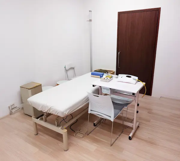 札幌の南平岸にある山口整形外科クリニック。豊富な手術実績と豊富な臨床経験あり。リウマチ・スポーツ医学の専門医。最新機器導入しマッサージによる充実のリハビリで、お子様からご高齢の方まで幅広いお悩みに対応します